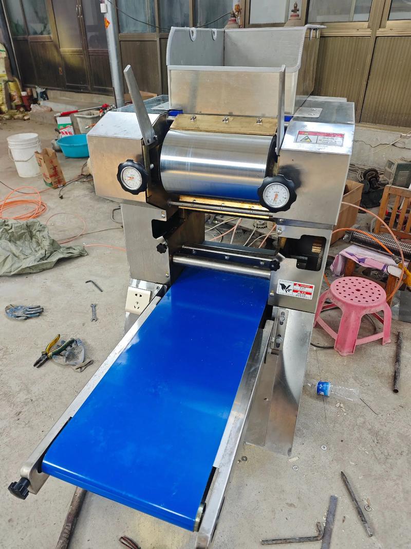 商用壓面機(jī)與面條機(jī) 食品機(jī)械中的效率革命，專(zhuān)業(yè)廠商如何重塑餐飲后廚？